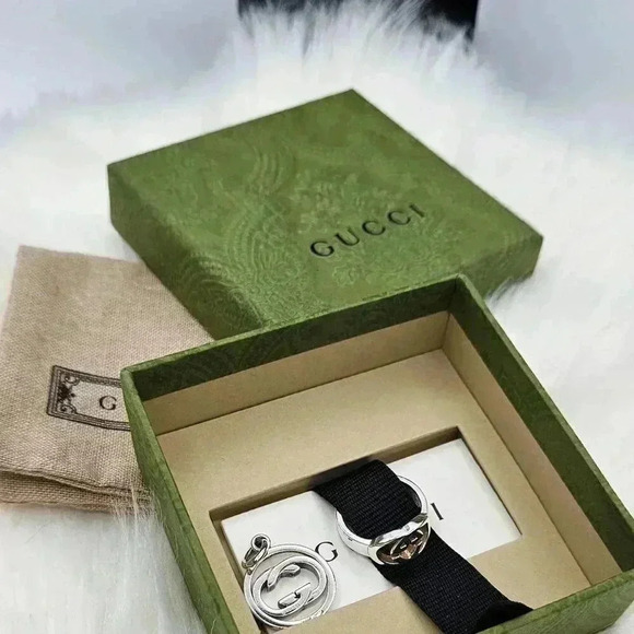 Gucci  Interlocking G Ring and Pendant - Picture 12 of 13